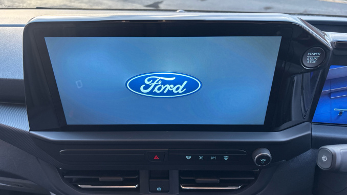 Ford Transit Custom 320 L1 Diesel Fwd 2.0 EcoBlue 150ps H1 Double Cab Van Limited - Image 15